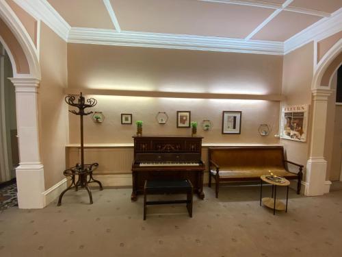 Lobby, Green Gables Hotel in Scarborough