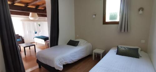 Hôtel Le Mas Des Amandiers - image 2