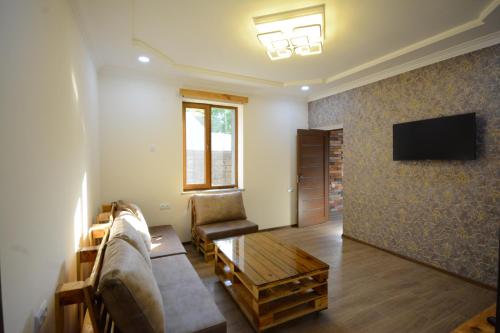 S & M Guest House in Jegegnadžora