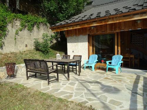 Apartment Belledonne 3 minutes from Alpe d Huez Grand Domaine via Oz en Oisans