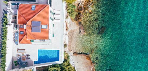 Epetium Beach Villa – khách sạn tại Stobrec