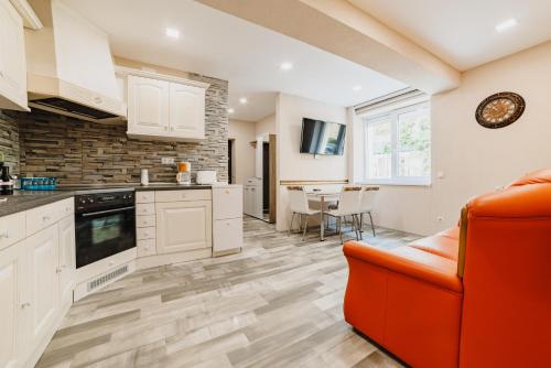 Noua Oasis BNB with PARKING Noua Oasis BNB with PARKING