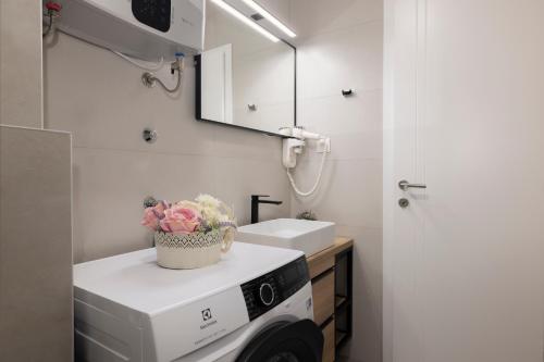 LuSi Apartman Makarska - image 3