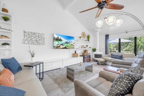 Chic Townhouse on Lake LBJ with Wet Boat Slip in Horseshoe Bay (TX)