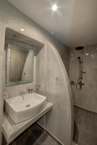 Remvi Suites - main image