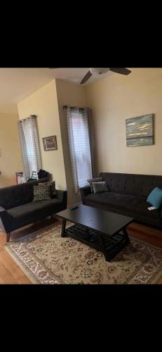 2 Spacious Apartments Oasis to choose from 20 Min from Manhattan in a Quiet Neighborhood in Sunnyside, USA