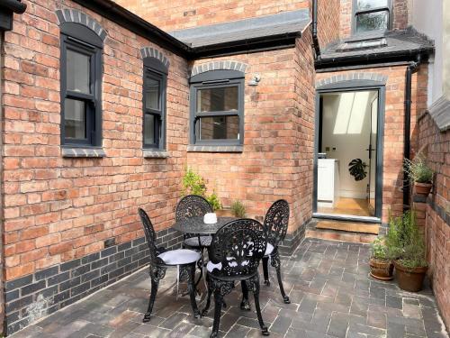 Facilities, The Harborne Home opposite QE hospital & Birmingham university in Birmingham