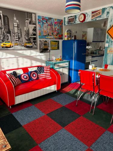 American Retro Chalet