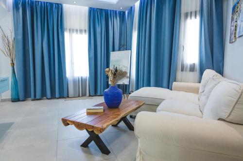  Theoxenia Kasos Luxury Apartments in Panayía