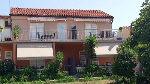  Mendula in Pakoštane