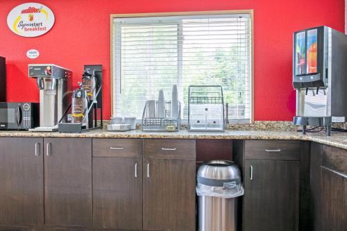 Mat og drikke, Super 8 by Wyndham Augusta/Ft Eisenhower Area near Augusta regionale lufthavn