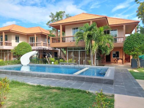 แสงหิรัญ บีช รีสอร์ท Room Type - Villa with Private Pool