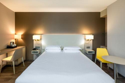 AC Hotel by Marriott Marseille Prado Velodrome - image 9