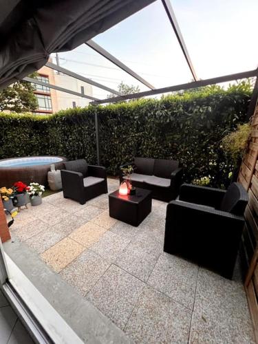 The56 - Private Garden Jacuzzi and Private Parking