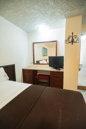 Double Room image 3