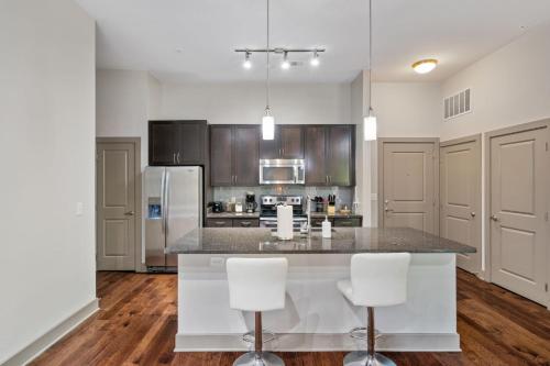 Grand Luxury Premium Vaulted Ceilings in Woodbridge, USA