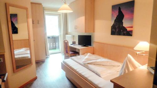 1 twin bed