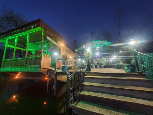 Green view group of houseboats