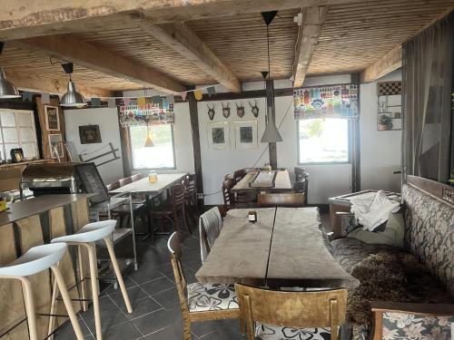 Sodra Gotland 14 bed med pool in Havdhem