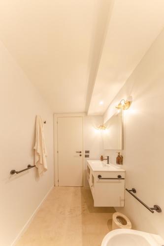 ES Suites – Naples, CO