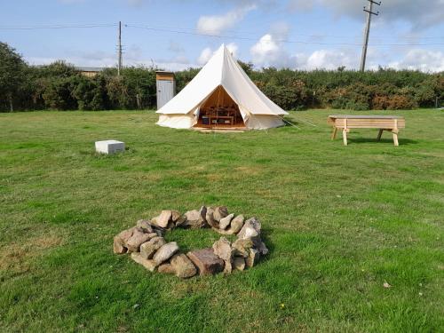 Cornish Skies Glamping in Troon (Cornwall)