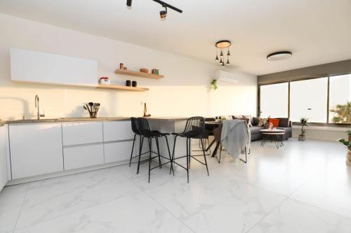 Beachfront Elegance - Luxe Abode!, Netanja (fotografie 7)