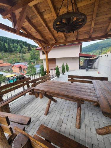 Kert, Villa Kristina - Apartment no.1 in Leunovo