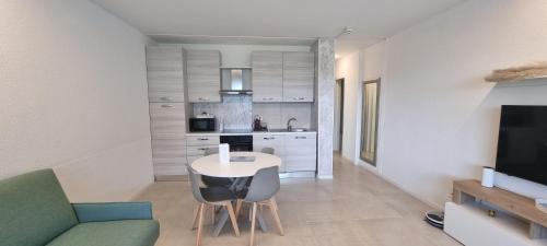 Oprema, Relax-Lugano Lake in Bissone