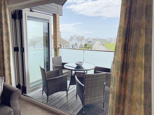 1 Y Bae - Top Floor Apartment, Trearddur (fotografie 3)