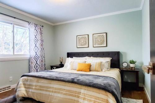 Book Entire House, 3 Bedrooms in White Bear Lake in Saint Paul, USA