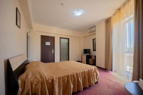 Double Room image 3