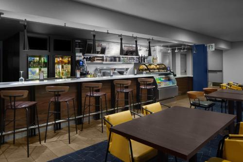 Courtyard by Marriott San Diego Rancho Bernardo - image 12