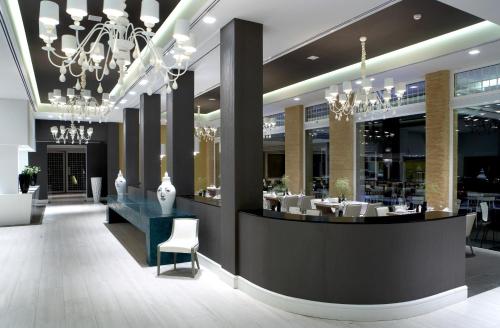 Étterem, Pelagos Suites Hotel & Spa in Lambi