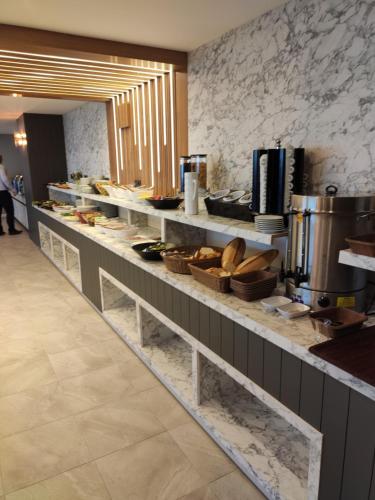 Ресторан, Newarise Hotel in Різе