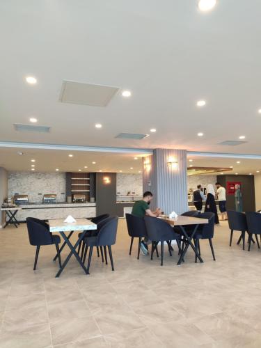 Restaurante, Newarise Hotel in Rize