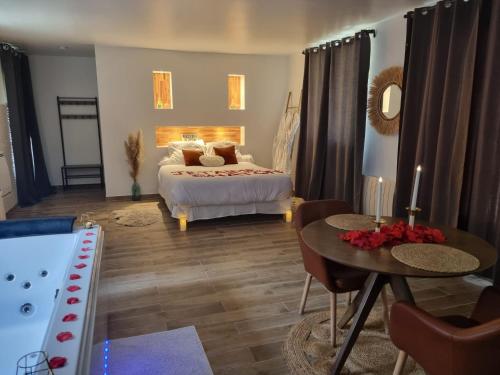 Levasion romantique loft jacuzzi et jardin privatif à 20 minutes de Paris et 10 minutes Stade de France Wifi Netflix