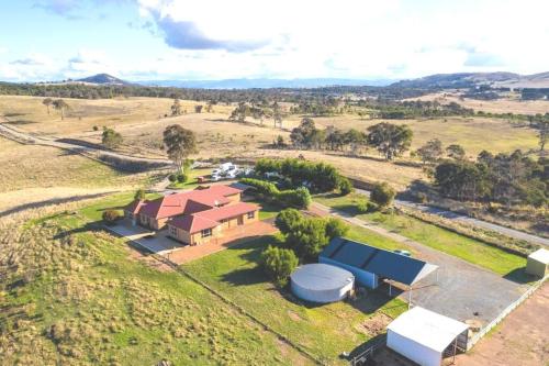 Country Paradise Estate - Hall