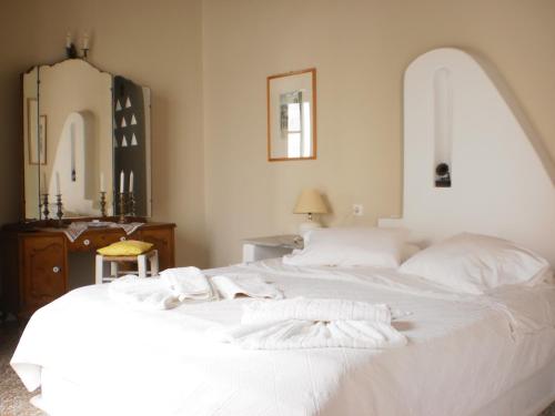 1 double bed, 2 sofa beds