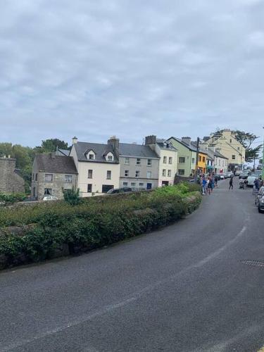 Roundstone Home with a Harbour and Mountain View