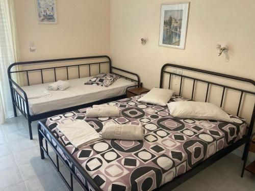 Polyxenis Rooms Polyxenis Rooms