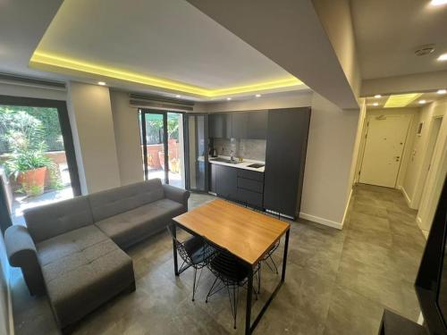 Lara's Homes B1 Basement (2+1)