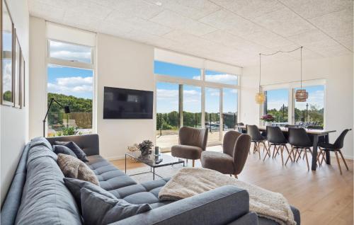  Stunning Home In Spttrup With Wifi And 4 Bedrooms in Lihme