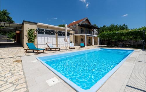 Stunning Home In Obrovac With 3 Bedrooms, Wifi And Outdoor Swimming Pool - Obrovac