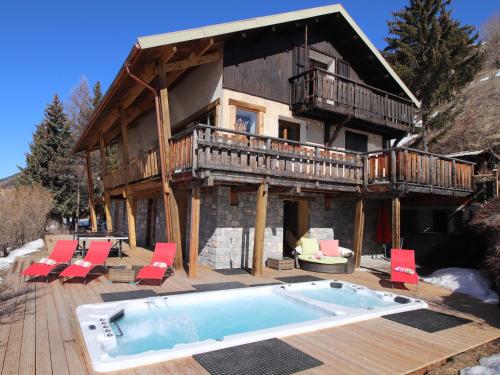 Chalet le Chantelevent for 24 Guests - Slope Views, Pool & Jacuzzi Vars