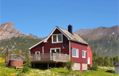 Amazing home in Sortland with 3 Bedrooms and WiFi - Flesnes