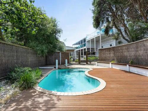 Rye Baby by Ready Set Stay - Main House and Guest House - LINEN PROVIDED, BYO TOWELS