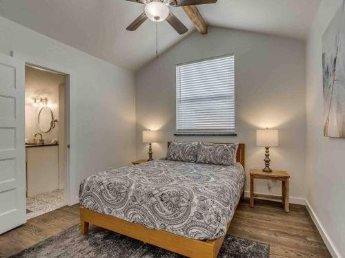 Luxury Modern 3BR - Private Primary Suite! in Oklahoma City, USA