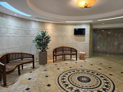 Lobby, Lovely and Bright Apart, 2 Bed, 2 Bath, sleeps 5, Swimming pool - Jacuzzi & Gym in Raanana