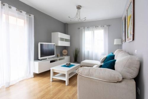 Cálido apartamento, piscina, Wi-Fi 5