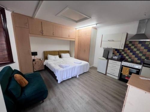 Inviting 1-Bed Apartment in Ilford
